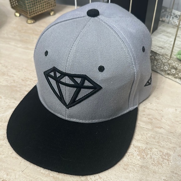 Tilly’s Diamond adjustable hat new without tags - Picture 5 of 6